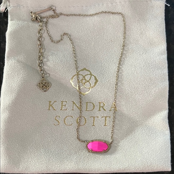 Kendra Scott Jewelry - Kendra Scott Elisa Gold Pendant Necklace in Magenta